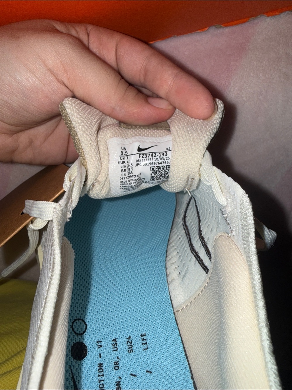 Nike Women's Interact Run Sneakers - Picture 4 of 7